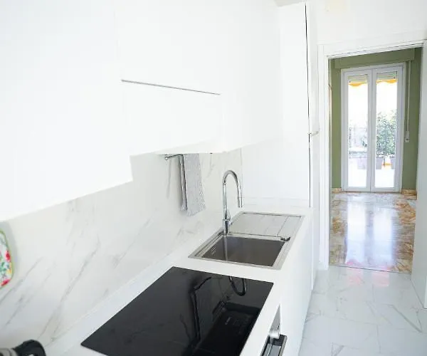 Micky House Apartman *